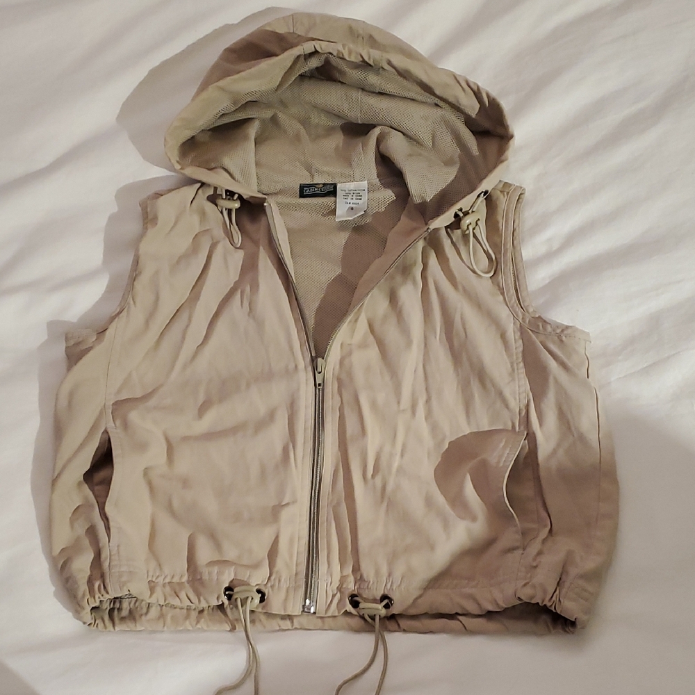 Like NEW! Super Cute Cabin Creek Beige Mesh Vest
